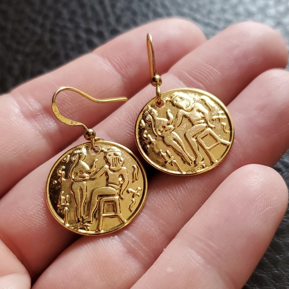 Earrings - Picture 3 of 5